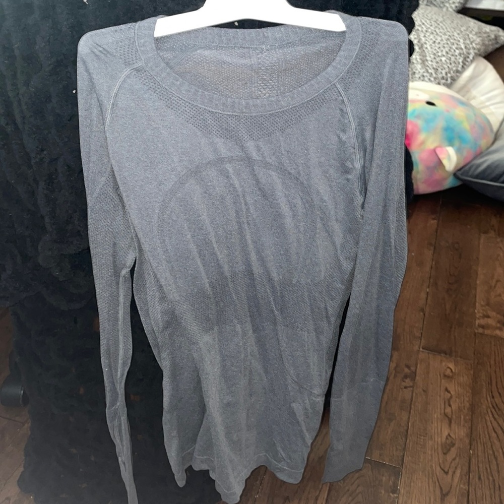 Lululemon swiftly tech long sleeve!!